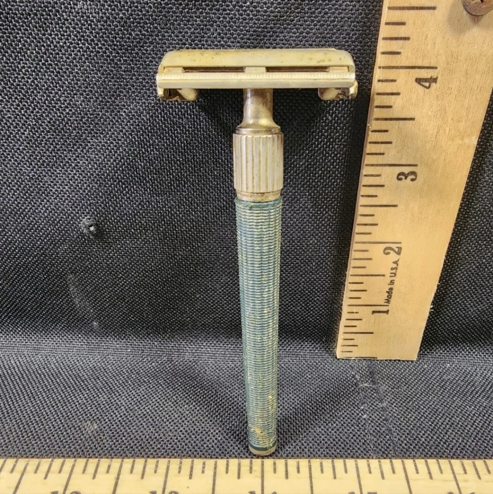 Vintage 60's Gillette Blue Handle Women's Safety Razor Used Works No Issues